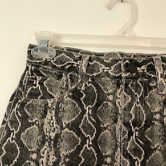 NEW NWT BLANKNYC BLANK NYC Jane Skirt Cream Gray Snakeskin High Waisted Mini 24 - Picture 5 of 10